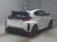 Toyota YARIS лот № 20111 оценка R  с аукциона в Японии 1