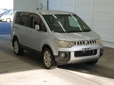 Mitsubishi DELICA D5