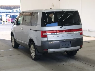 Mitsubishi DELICA D5