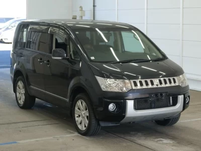 Mitsubishi DELICA D5