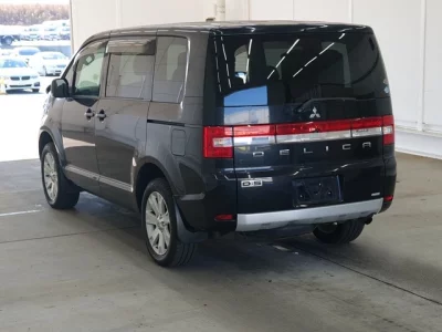 Mitsubishi DELICA D5