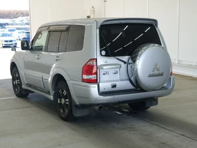 Mitsubishi PAJERO  с аукциона в Японии