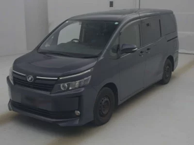 Toyota VOXY  с аукциона в Японии