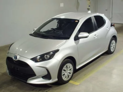 Toyota YARIS  с аукциона в Японии