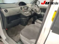 Toyota SIENTA лот № 3024 оценка 4  с аукциона в Японии 2