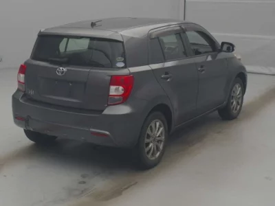 Toyota IST  с аукциона в Японии