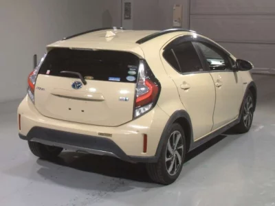 Toyota AQUA  с аукциона в Японии