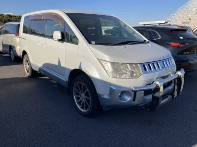 Mitsubishi DELICA D5
