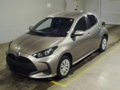 Toyota YARIS  с аукциона в Японии