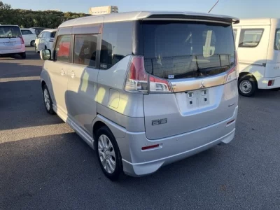 Mitsubishi DELICA D2