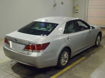 Toyota CROWN  с аукциона в Японии