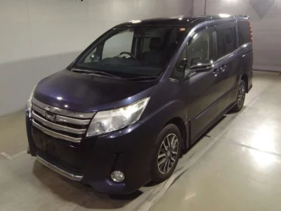 Toyota NOAH  с аукциона в Японии