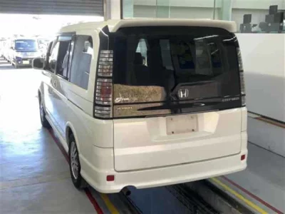 Honda STEP WAGON  с аукциона в Японии