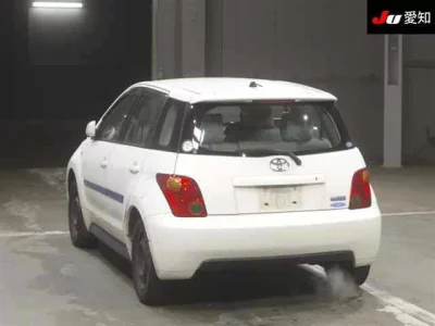 Toyota IST  с аукциона в Японии