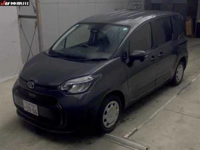 Toyota SIENTA  с аукциона в Японии