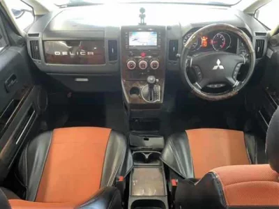 Mitsubishi DELICA D5