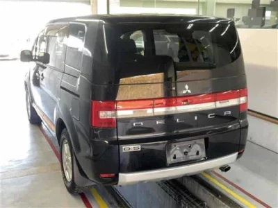Mitsubishi DELICA D5