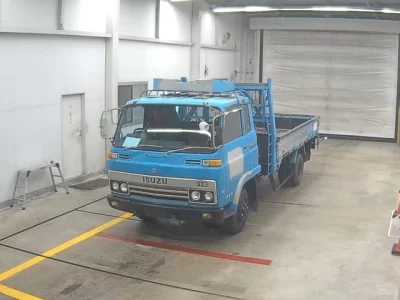 Isuzu FORWARD  с аукциона в Японии