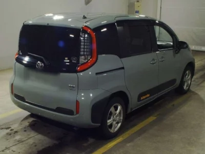 Toyota SIENTA  с аукциона в Японии