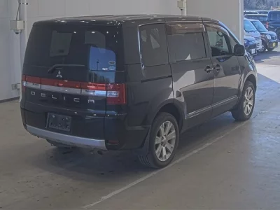 Mitsubishi DELICA D5