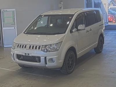 Mitsubishi DELICA D5