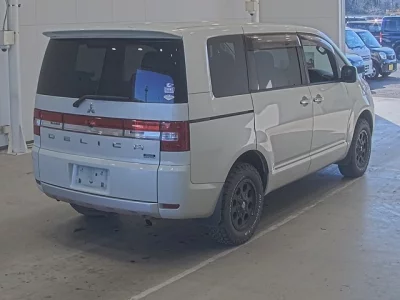 Mitsubishi DELICA D5