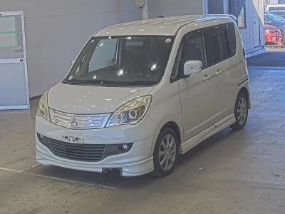 Mitsubishi DELICA D2