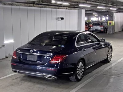 Mercedes-Benz E CLASS  с аукциона в Японии