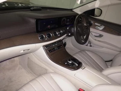 Mercedes-Benz E CLASS  с аукциона в Японии