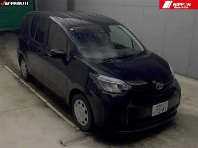Toyota SIENTA  с аукциона в Японии