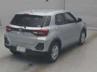 Toyota RAIZE лот № 70227 оценка R  с аукциона в Японии 1