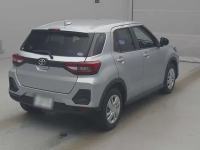 Toyota RAIZE  с аукциона в Японии