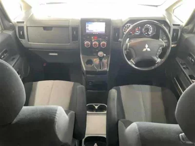 Mitsubishi DELICA D5  с аукциона в Японии