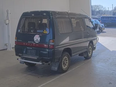 Mitsubishi DELICA WAGON
