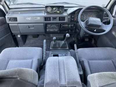 Mitsubishi DELICA WAGON