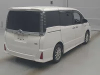 Toyota VOXY лот № 70239 оценка R  с аукциона в Японии 1