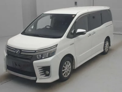 Toyota VOXY  с аукциона в Японии