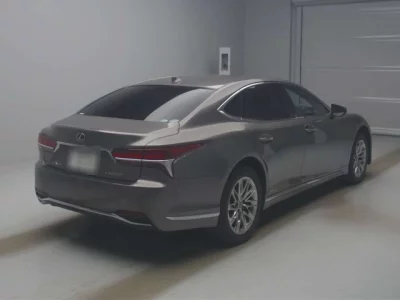 Lexus LS  с аукциона в Японии
