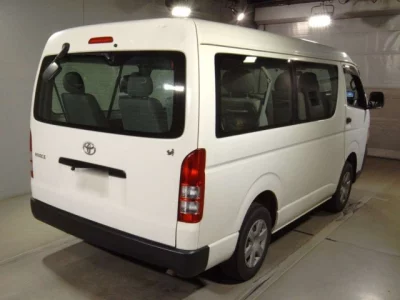 Toyota HIACE  с аукциона в Японии