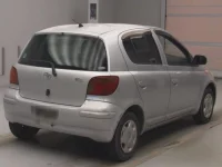 Toyota VITZ лот № 87007 оценка R  с аукциона в Японии 1