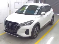 Nissan KICKS лот № 1006 оценка 5  с аукциона в Японии 2