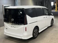 Nissan SERENA лот № 28 оценка 4  с аукциона в Японии 4