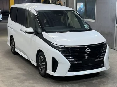 Nissan SERENA  с аукциона в Японии