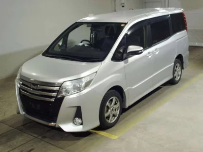 Toyota NOAH  с аукциона в Японии