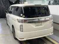 Nissan ELGRAND лот № 3004 оценка 3.5  с аукциона в Японии 1