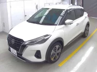 Nissan KICKS лот № 1009 оценка 5  с аукциона в Японии 2