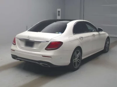 Mercedes-Benz E CLASS  с аукциона в Японии