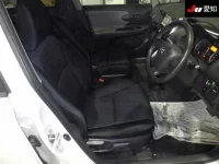 Toyota WISH лот № 3040 оценка 4  с аукциона в Японии 5