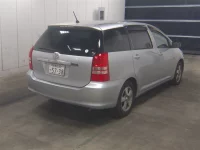 Toyota WISH лот № 7018 оценка 3.5  с аукциона в Японии 4