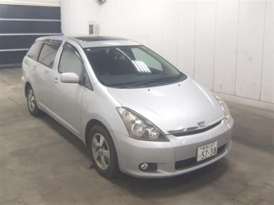 Toyota WISH  с аукциона в Японии